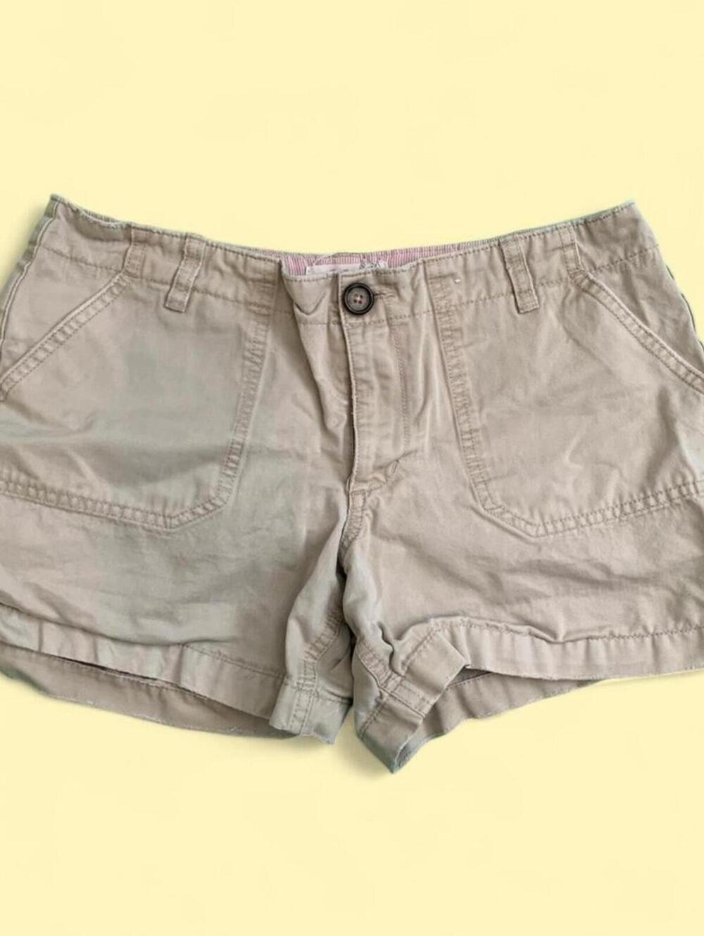 Y2K Old Navy Womens Khaki Utility Shorts Low Rise Tan Cotton Patch Pocket 6